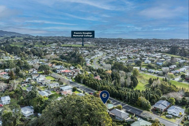 Photo of property in 203 Frankley Road, Frankleigh Park, New Plymouth, 4310