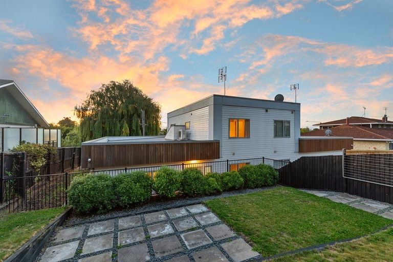Photo of property in 1/158 Centaurus Road, Saint Martins, Christchurch, 8022