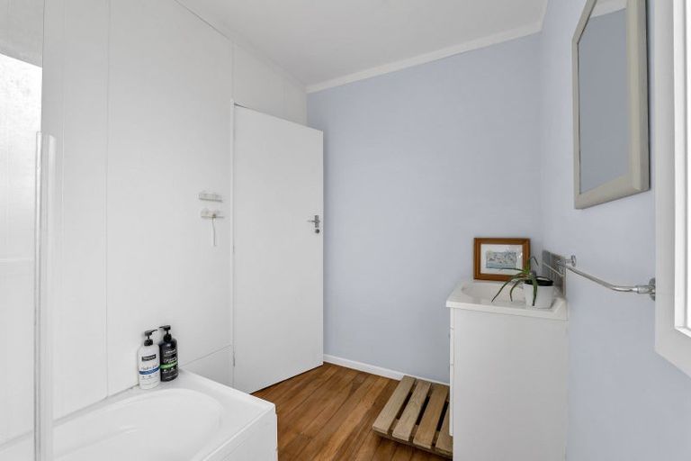 Photo of property in 2 Bone Crescent, Hawera, 4610