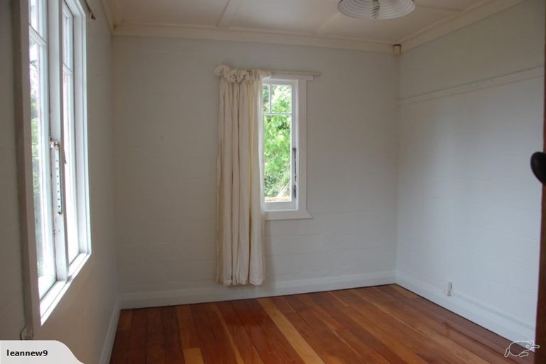 Photo of property in 8 Park Road, Titirangi, Auckland, 0604