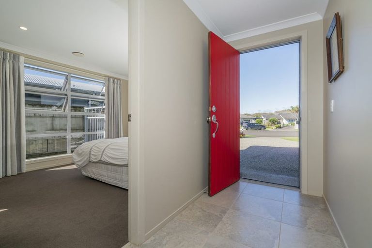 Photo of property in 8 Dotterel Place, Whitianga, 3510
