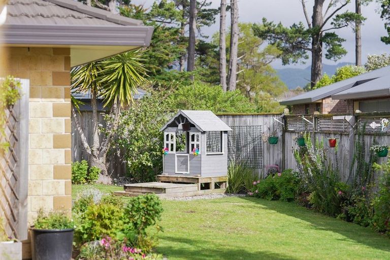 Photo of property in 130 Weggery Drive, Waikanae Beach, Waikanae, 5036