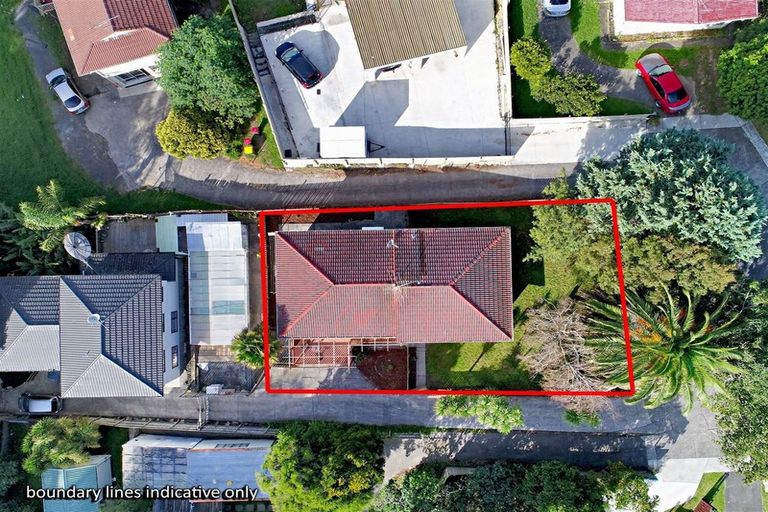 Photo of property in 35 Leaver Place, Weymouth, Auckland, 2103