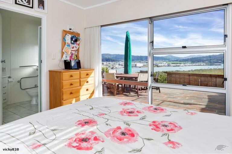 Photo of property in 52 George Point Road, Onerahi, Whangarei, 0110