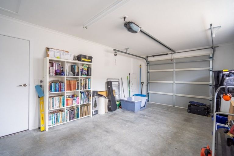 Photo of property in 9 Mahia Lane, Waikanae, 5036