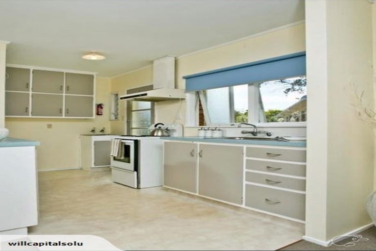 Photo of property in 1/53 Ayton Drive, Totara Vale, Auckland, 0629