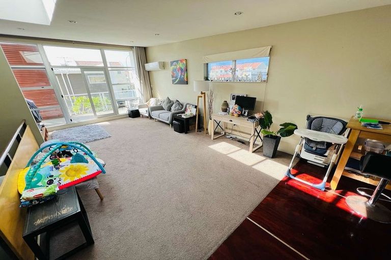 Photo of property in 306u2 Evans Bay Parade, Hataitai, Wellington, 6021