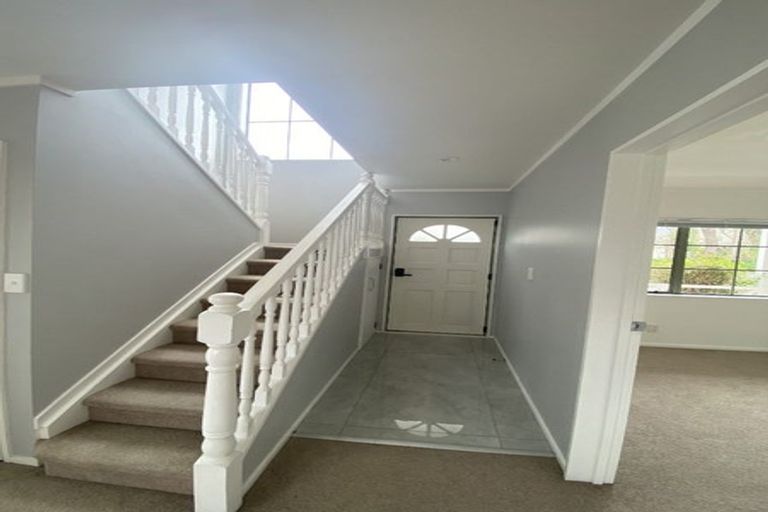 Photo of property in 2/102 Manuka Road, Bayview, Auckland, 0629