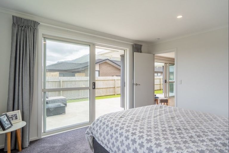 Photo of property in 9 Mahia Lane, Waikanae, 5036