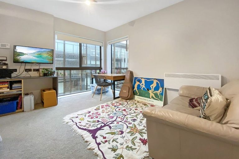 Photo of property in Vedado Apartments, 304/41u Hopper Street, Mount Cook, Wellington, 6011