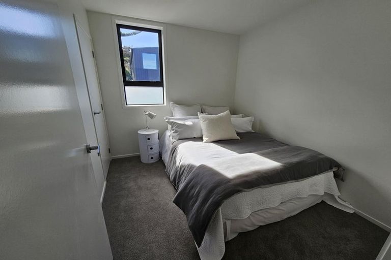 Photo of property in 16 Ara Toutouwai, Karori, Wellington, 6012