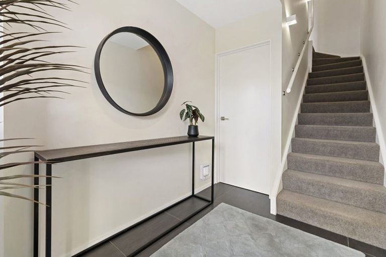 Photo of property in 18/104u Maupuia Road, Maupuia, Wellington, 6022