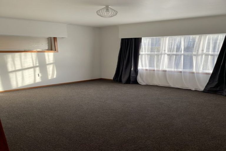 Photo of property in 35 Sandspit Road, Waiuku, 2123
