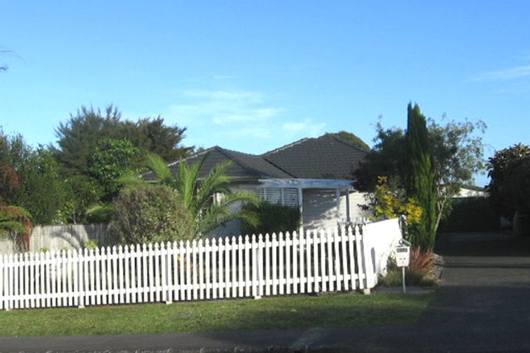 Photo of property in 117a Bruce Road, Glenfield, Auckland, 0629