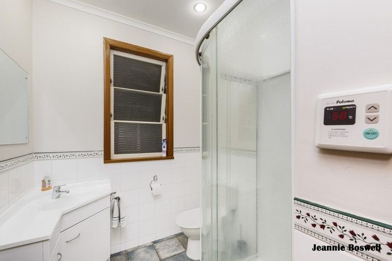 Photo of property in 9 Innes Place, Roslyn, Palmerston North, 4414