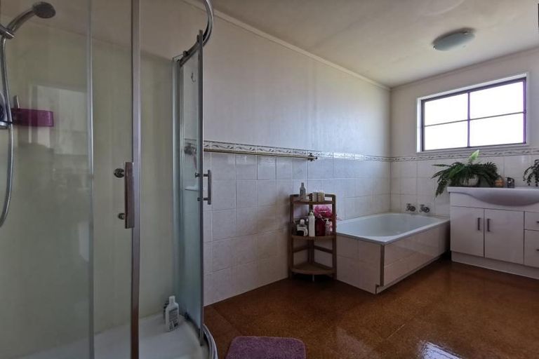 Photo of property in 9 The Sounding, Whitby, Porirua, 5024