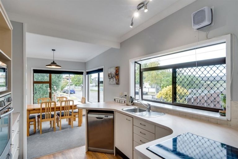 Photo of property in 22 Moorhouse Street, Taradale, Napier, 4112