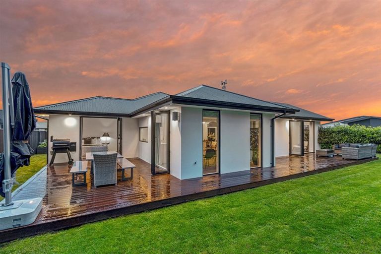 Photo of property in 10 Guilder Drive, Prebbleton, 7604