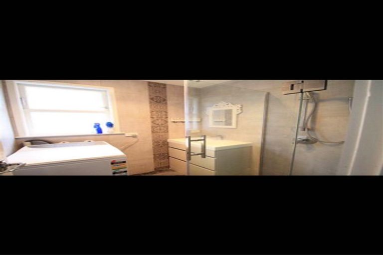 Photo of property in 19 Segedin Place, Glenfield, Auckland, 0629