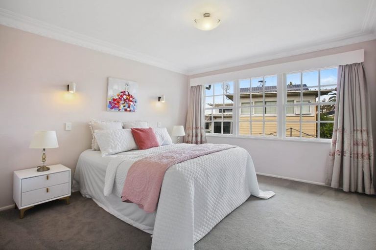 Photo of property in 32 Glenmore Road, Sunnyhills, Auckland, 2010