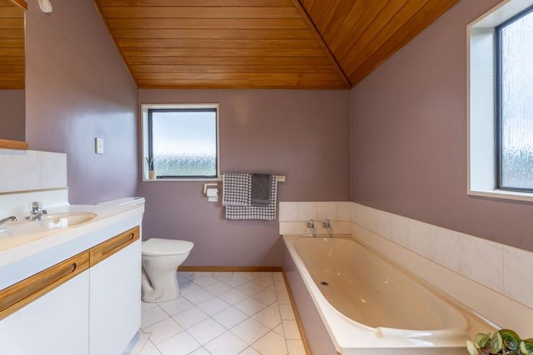 Photo of property in 7 Montrose Grove, Churton Park, Wellington, 6037