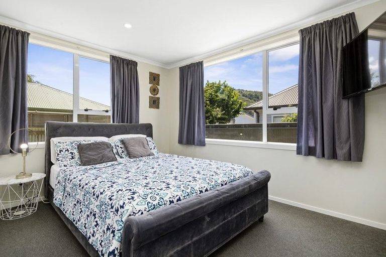Photo of property in 5 Best Street, Wainuiomata, Lower Hutt, 5014