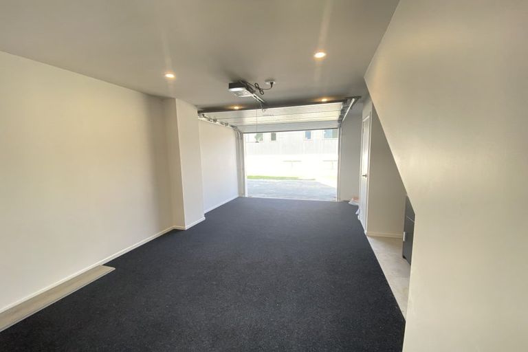 Photo of property in 43 Tirimoana Road, Te Atatu South, Auckland, 0602