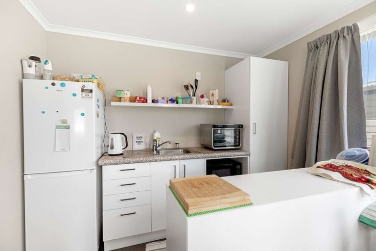 Photo of property in 74 Kennedy Drive, Levin, 5510
