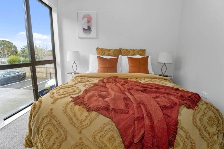 Photo of property in 1/267 Great North Road, Henderson, Auckland, 0612