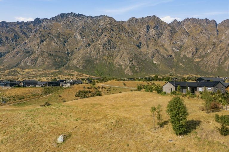 Photo of property in 6 Wanderer Lane, Jacks Point, Queenstown, 9371