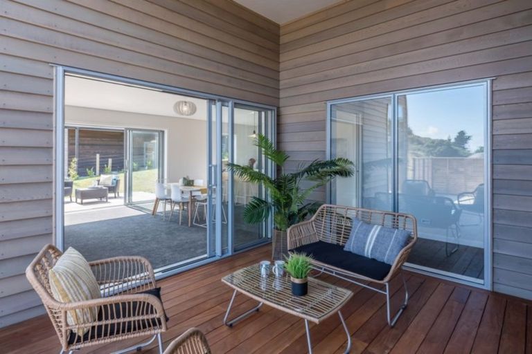 Photo of property in 1 Lamont Place, Waikanae, 5036