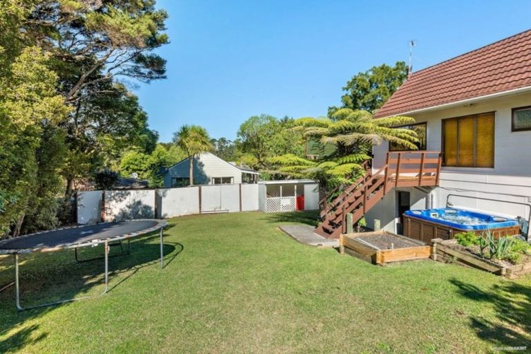 Photo of property in 44 Hiwihau Place, Glenfield, Auckland, 0629