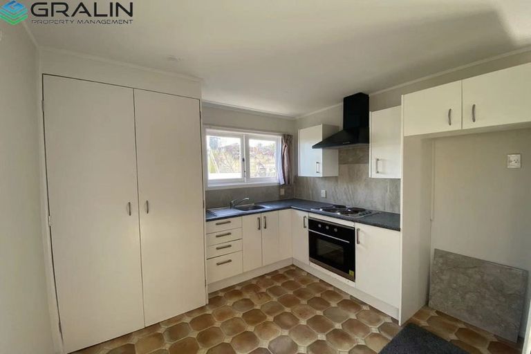 Photo of property in 27 Rimu Street, New Lynn, Auckland, 0600