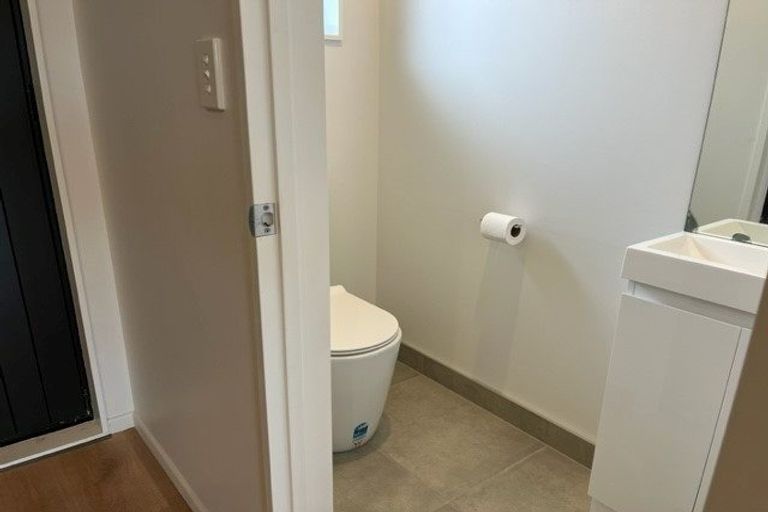 Photo of property in 4/60 Highland Drive, Highland Park, Auckland, 2010