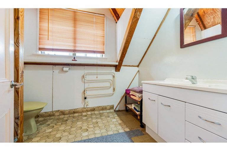 Photo of property in 14a South Lynn Road, Titirangi, Auckland, 0604