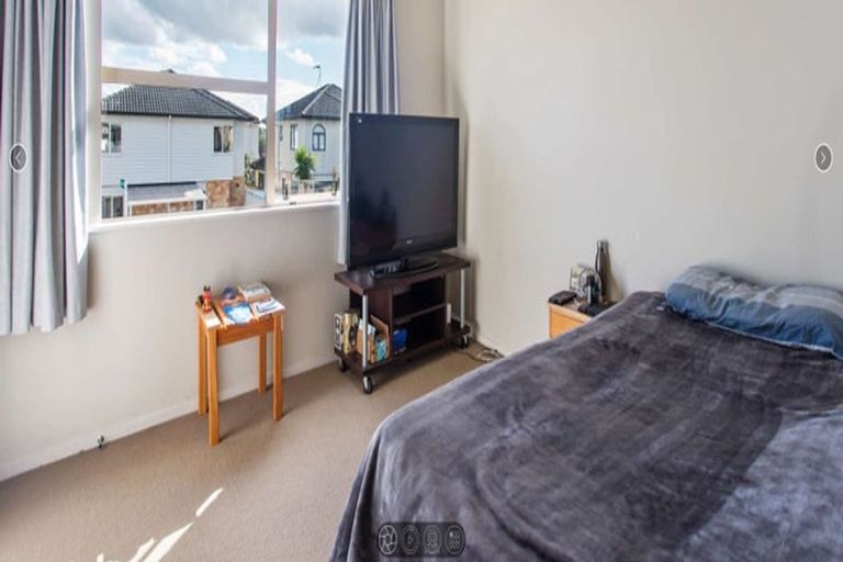 Photo of property in 34 Heidi Crescent, Flat Bush, Auckland, 2016