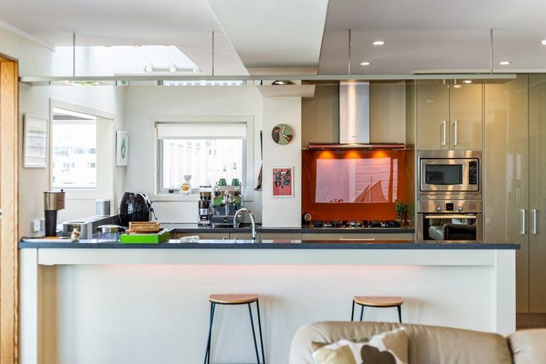 Photo of property in 2/227 The Terrace, Wellington Central, Wellington, 6011