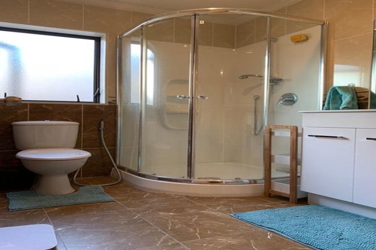Photo of property in 13 Living Stream Road, Albany Heights, Auckland, 0632