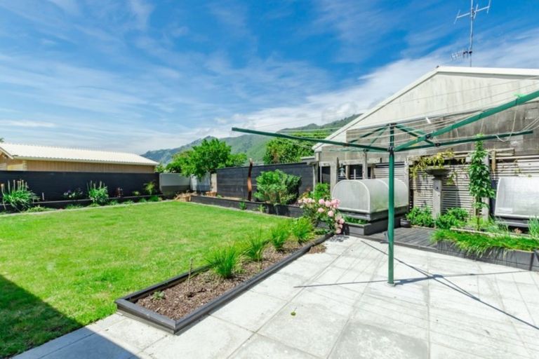 Photo of property in 7a Lesley Grove, Waikanae, 5036