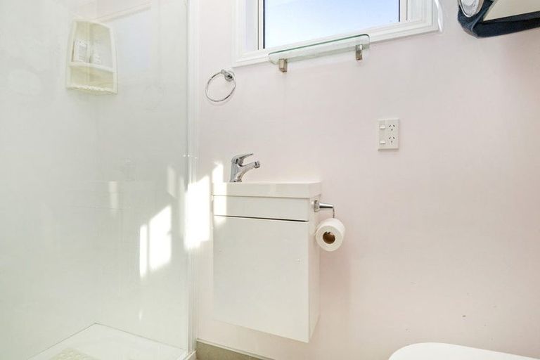 Photo of property in 74 Kiwi Crescent, Tawa, Wellington, 5028