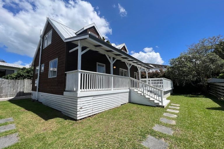 Photo of property in 43 Hutchinson Avenue, New Lynn, Auckland, 0600