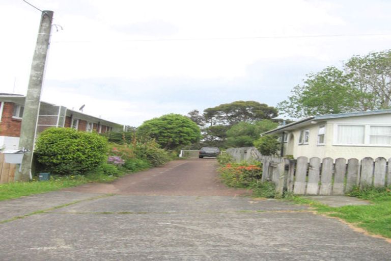 Photo of property in 1/43 Stanley Road, Glenfield, Auckland, 0629