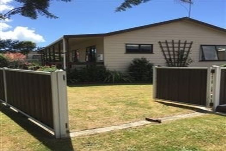 Photo of property in 63 Langdale Avenue, Paraparaumu, 5032