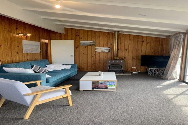 Photo of property in 69 Peach Road, Glenfield, Auckland, 0629