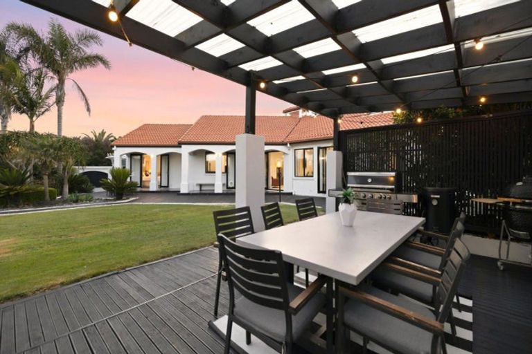 Photo of property in 15 Saint Clair Place, Papamoa Beach, Papamoa, 3118