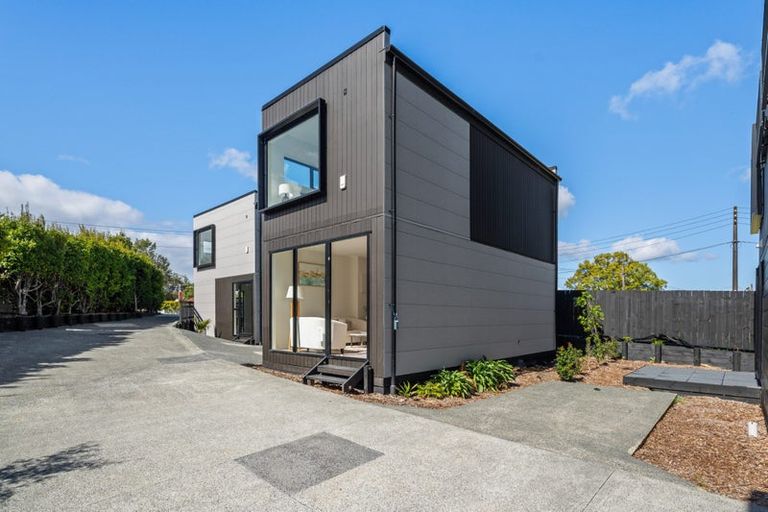 Photo of property in 8/10 Hutchinsons Road, Bucklands Beach, Auckland, 2014