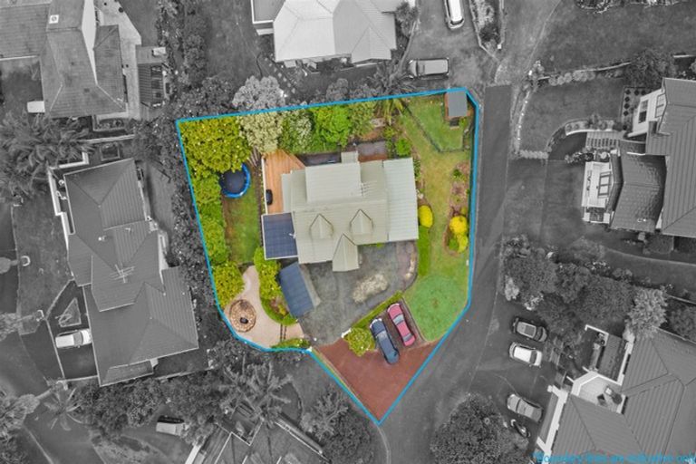 Photo of property in 40 Tyrico Close, Unsworth Heights, Auckland, 0632