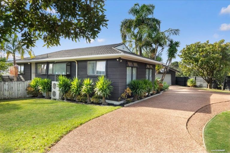 Photo of property in 4191 Great North Road, Glen Eden, Auckland, 0602