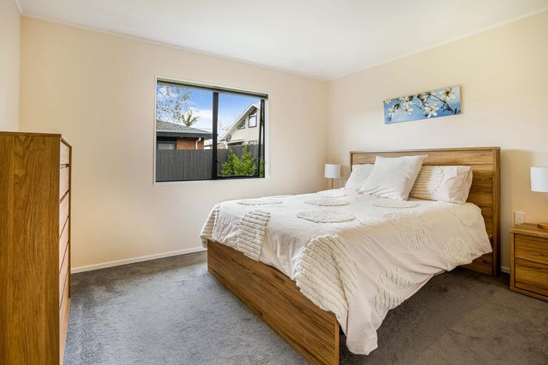 Photo of property in 5a Roby Street, Te Atatu Peninsula, Auckland, 0610