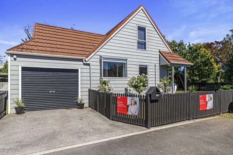 Photo of property in 14 Lickfold Lane, Pukete, Hamilton, 3200